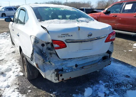 2015 Nissan Sentra S z USA, uszkodzony, nr VIN 3N1AB7AP2FY286440